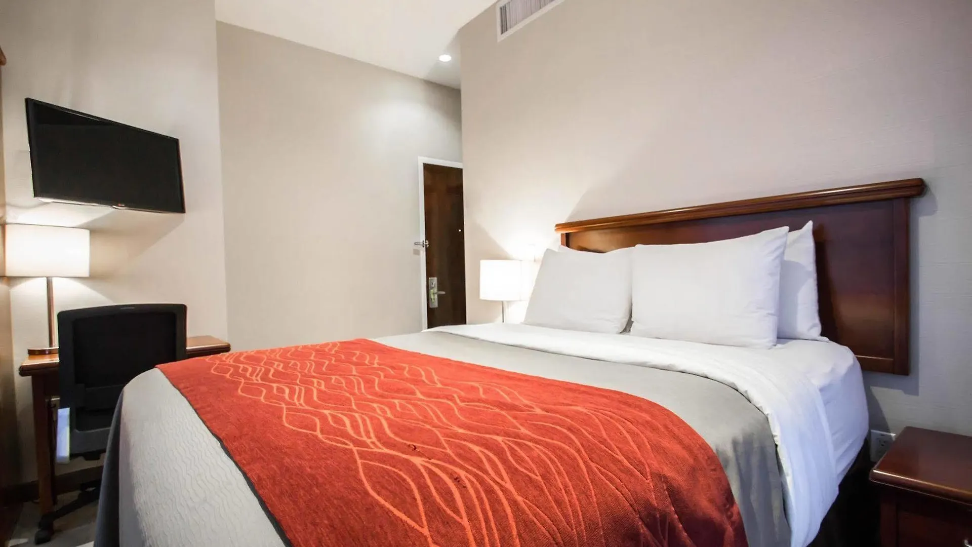 *** Hotel Comfort Inn Manhattan Bridge New York United States